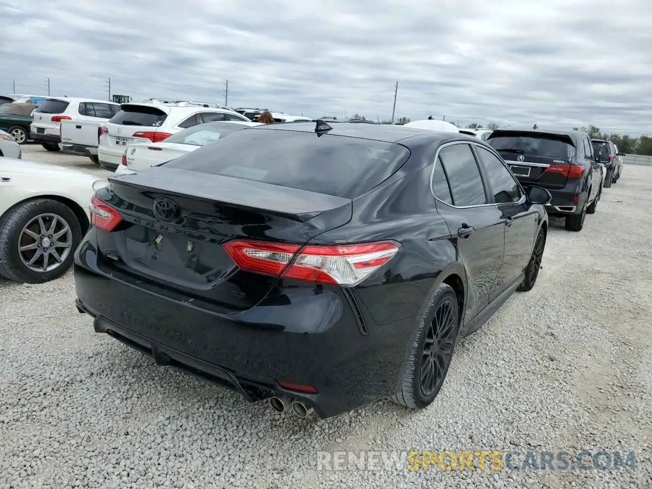 4 Фотография поврежденного автомобиля 4T1M11AK3LU884187 TOYOTA CAMRY 2020
