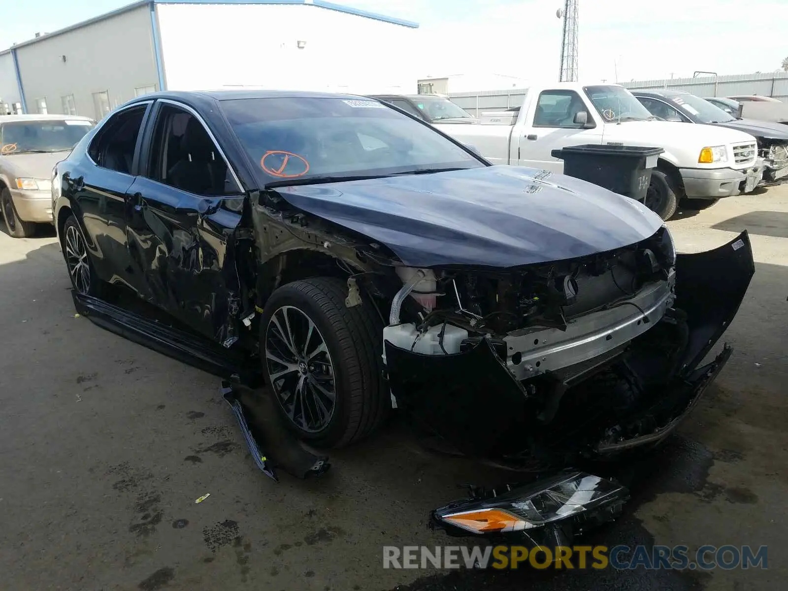 1 Photograph of a damaged car 4T1M11AK3LU939558 TOYOTA CAMRY 2020