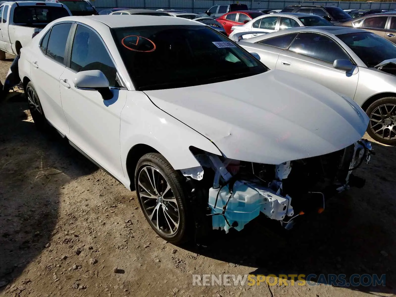 1 Photograph of a damaged car 4T1M11AK4LU325652 TOYOTA CAMRY 2020