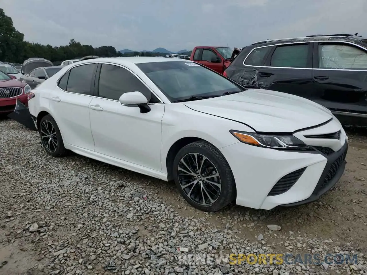 4 Photograph of a damaged car 4T1M11AK4LU875465 TOYOTA CAMRY 2020