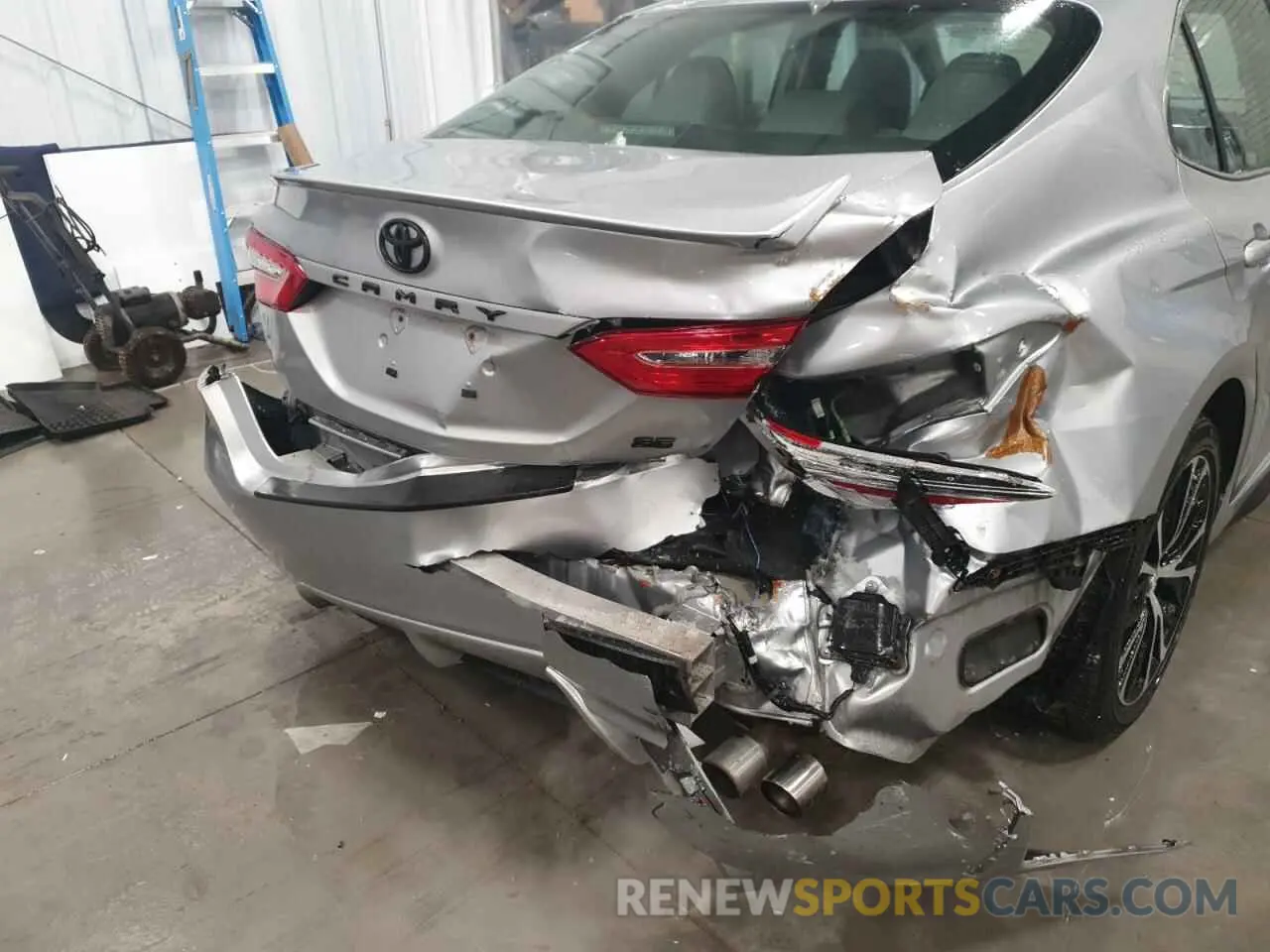 12 Фотография поврежденного автомобиля 4T1M11AK4LU923109 TOYOTA CAMRY 2020