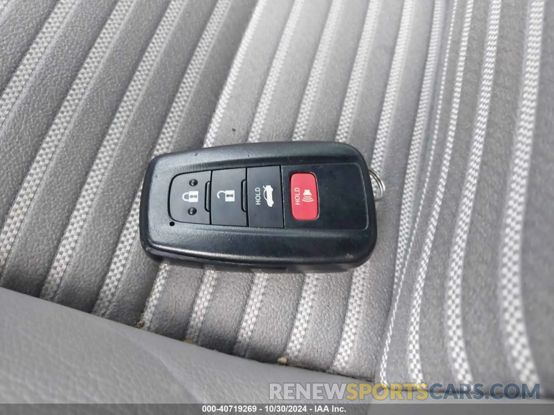 11 Фотография поврежденного автомобиля 4T1M11AK5LU309444 TOYOTA CAMRY 2020