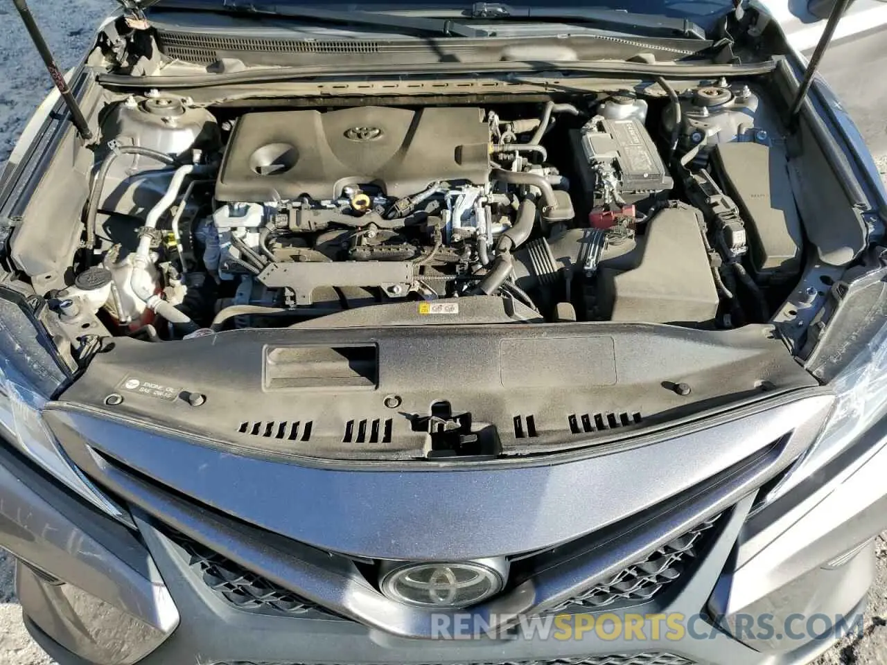 11 Photograph of a damaged car 4T1M11AK5LU860005 TOYOTA CAMRY 2020