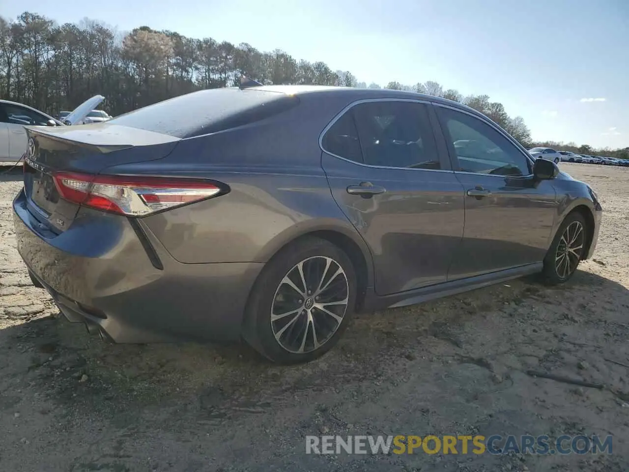 3 Photograph of a damaged car 4T1M11AK5LU860005 TOYOTA CAMRY 2020