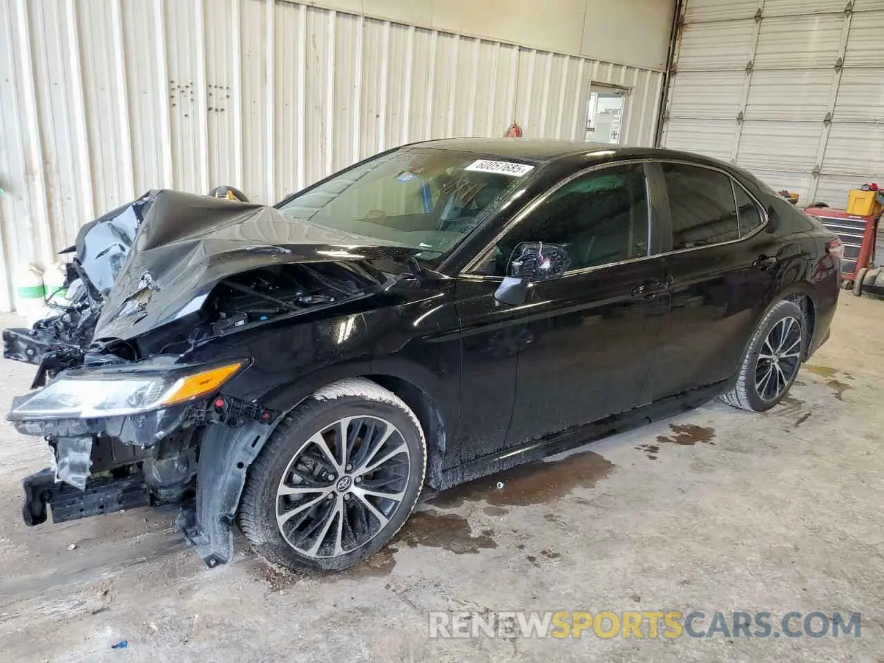 1 Photograph of a damaged car 4T1M11AK5LU872977 TOYOTA CAMRY 2020