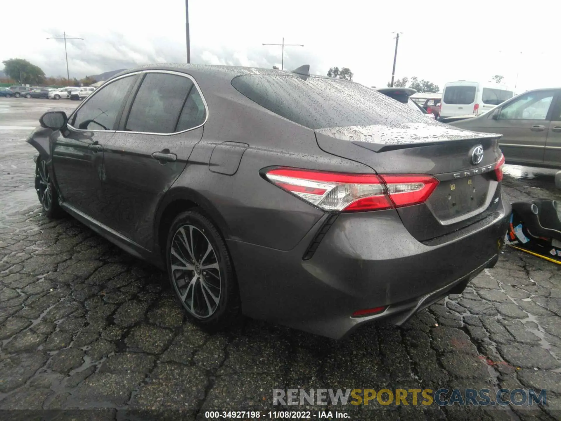 3 Photograph of a damaged car 4T1M11AK6LU401713 TOYOTA CAMRY 2020