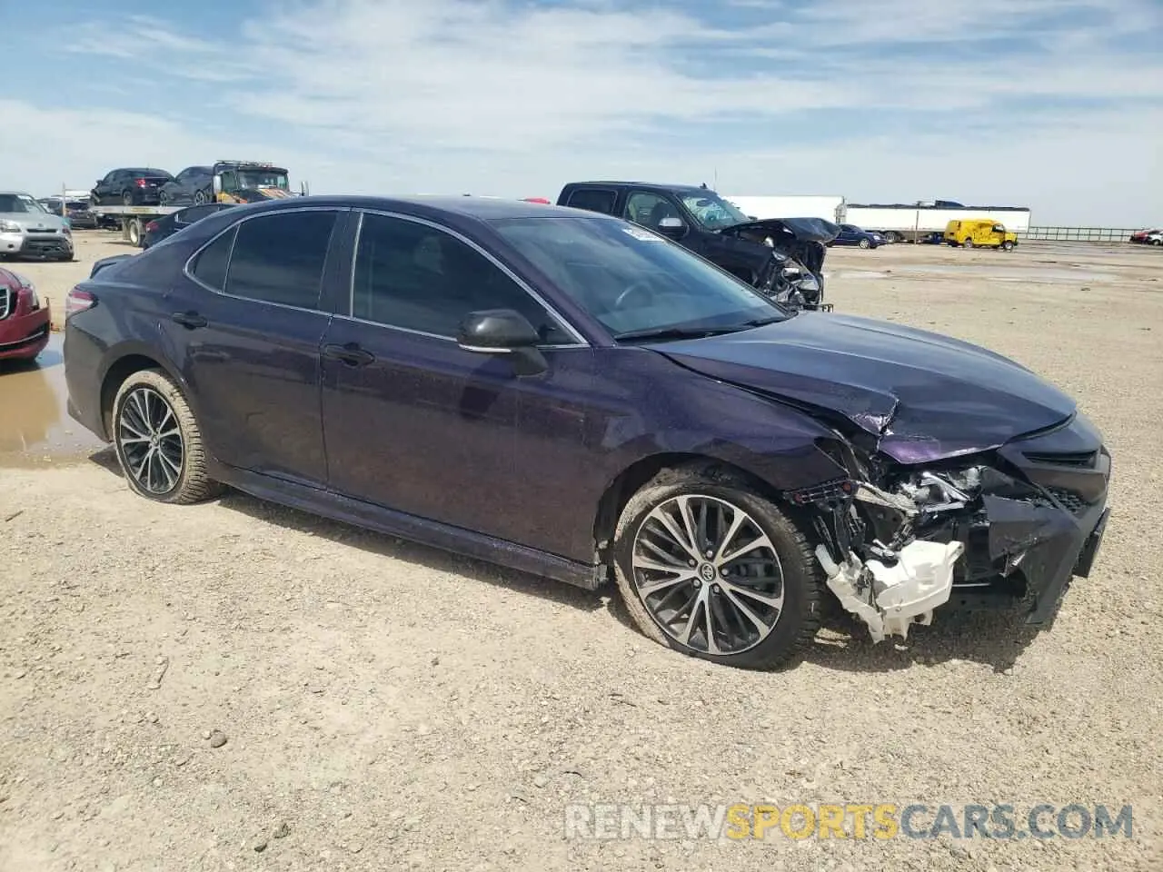 4 Photograph of a damaged car 4T1M11AK7LU321093 TOYOTA CAMRY 2020