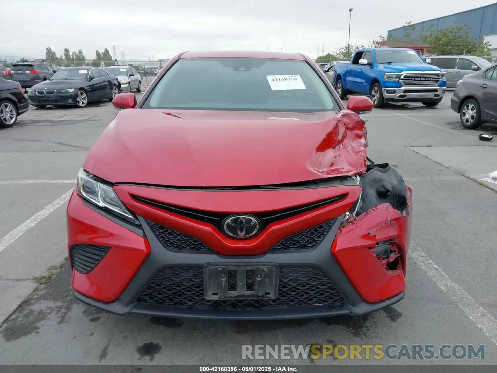12 Photograph of a damaged car 4T1M11AK7LU382296 TOYOTA CAMRY 2020