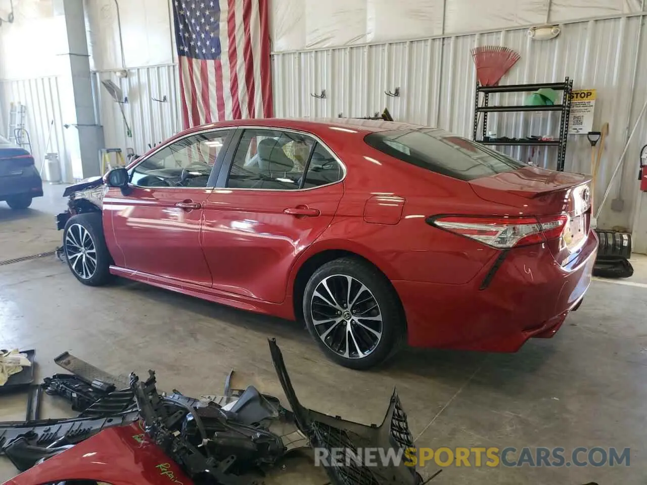 2 Photograph of a damaged car 4T1M11AK7LU385232 TOYOTA CAMRY 2020