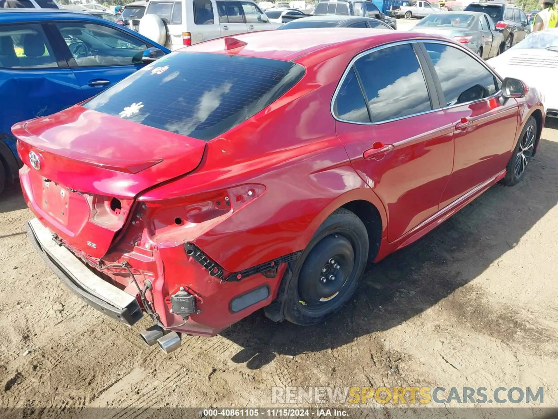 4 Фотография поврежденного автомобиля 4T1M11AK7LU396358 TOYOTA CAMRY 2020