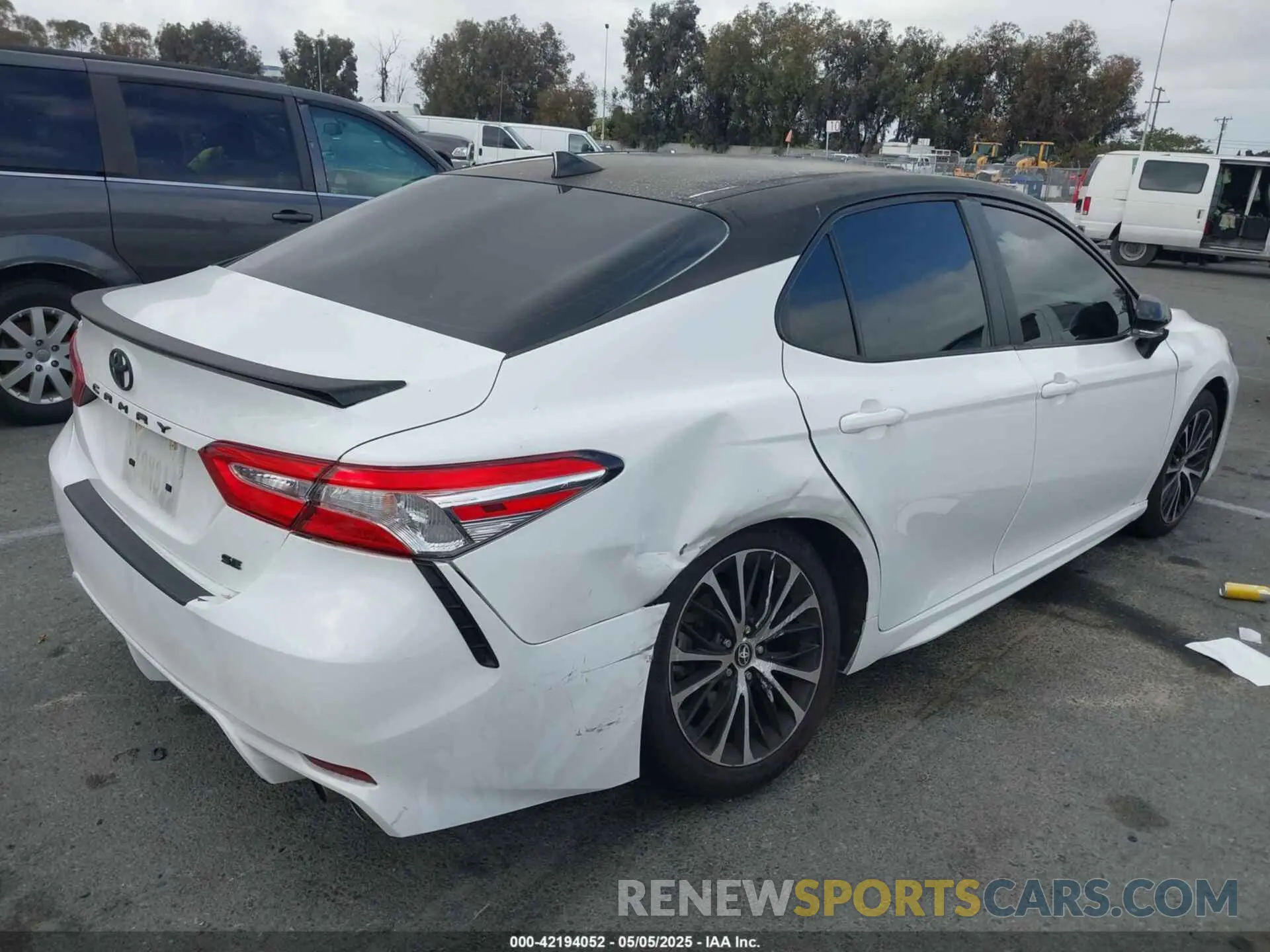4 Фотография поврежденного автомобиля 4T1M11AK7LU396750 TOYOTA CAMRY 2020