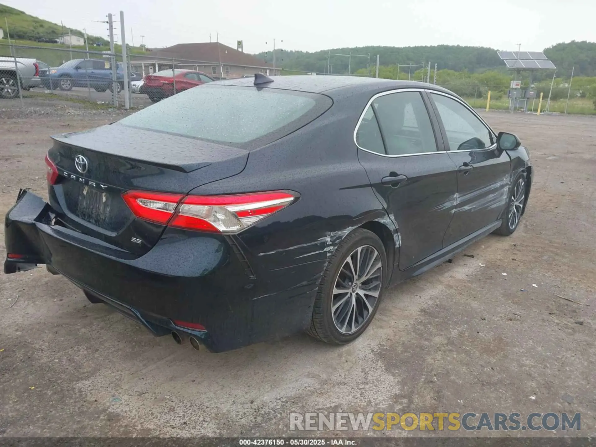 4 Фотография поврежденного автомобиля 4T1M11AK7LU510388 TOYOTA CAMRY 2020