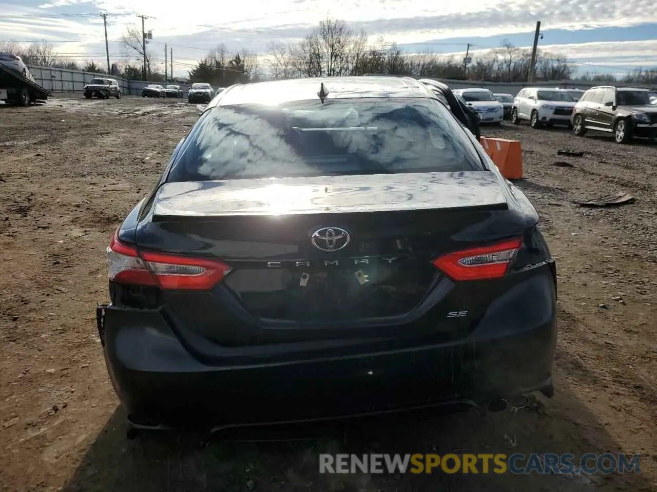 6 Photograph of a damaged car 4T1M11AK7LU868140 TOYOTA CAMRY 2020