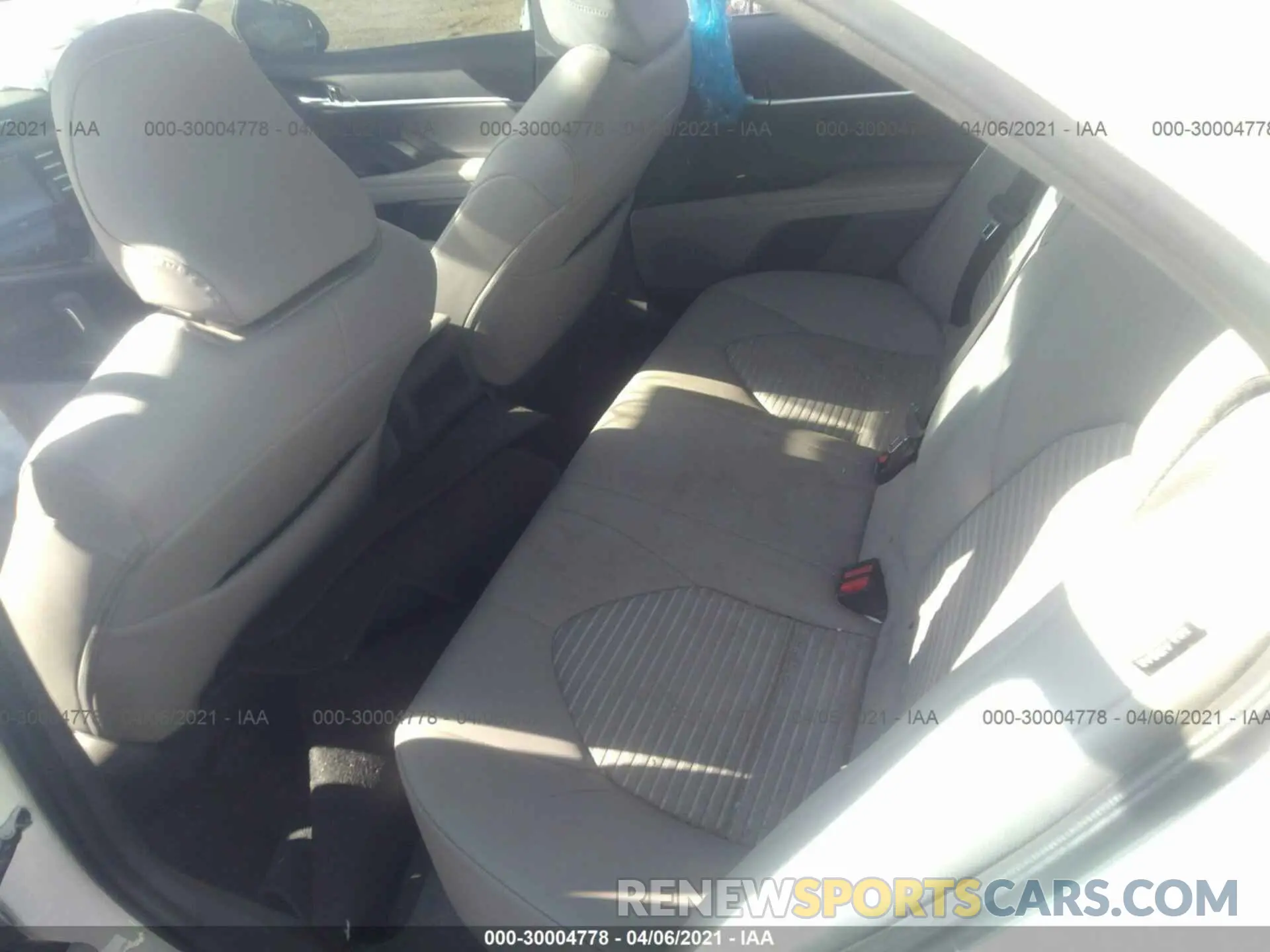 7 Photograph of a damaged car 4T1M11AK7LU911164 TOYOTA CAMRY 2020