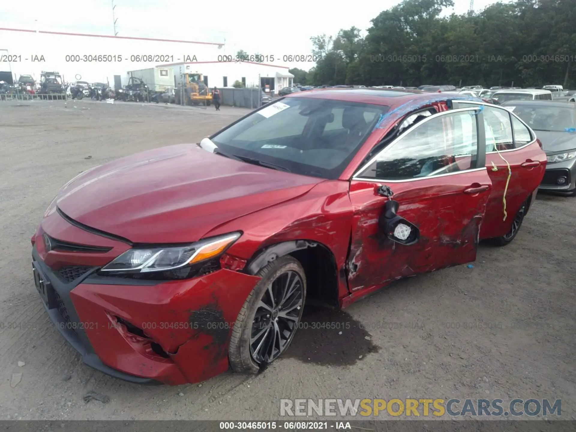 2 Photograph of a damaged car 4T1M11AK8LU383179 TOYOTA CAMRY 2020