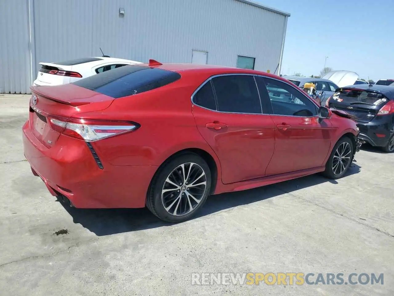 3 Фотография поврежденного автомобиля 4T1M11AK8LU385921 TOYOTA CAMRY 2020