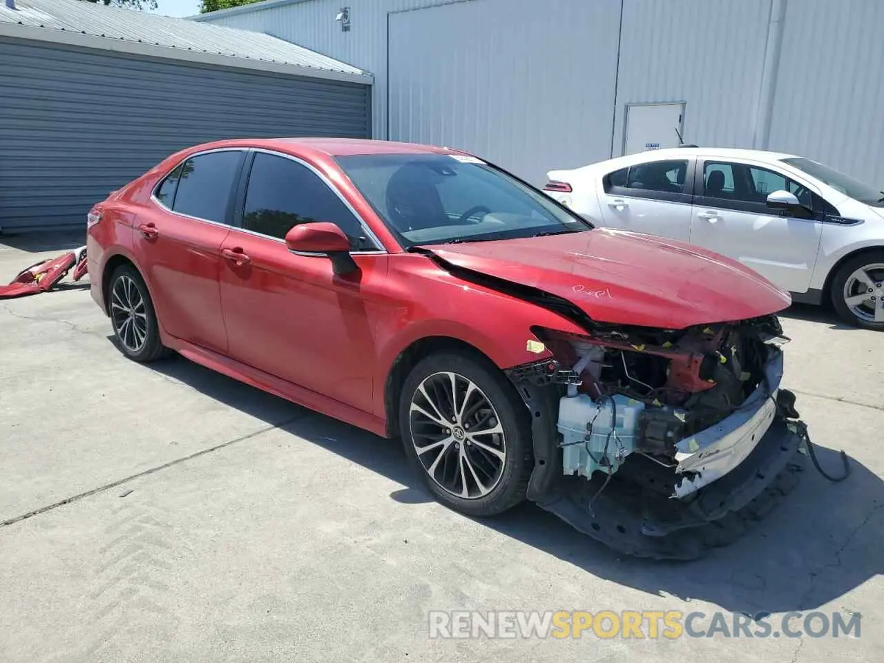 4 Фотография поврежденного автомобиля 4T1M11AK8LU385921 TOYOTA CAMRY 2020