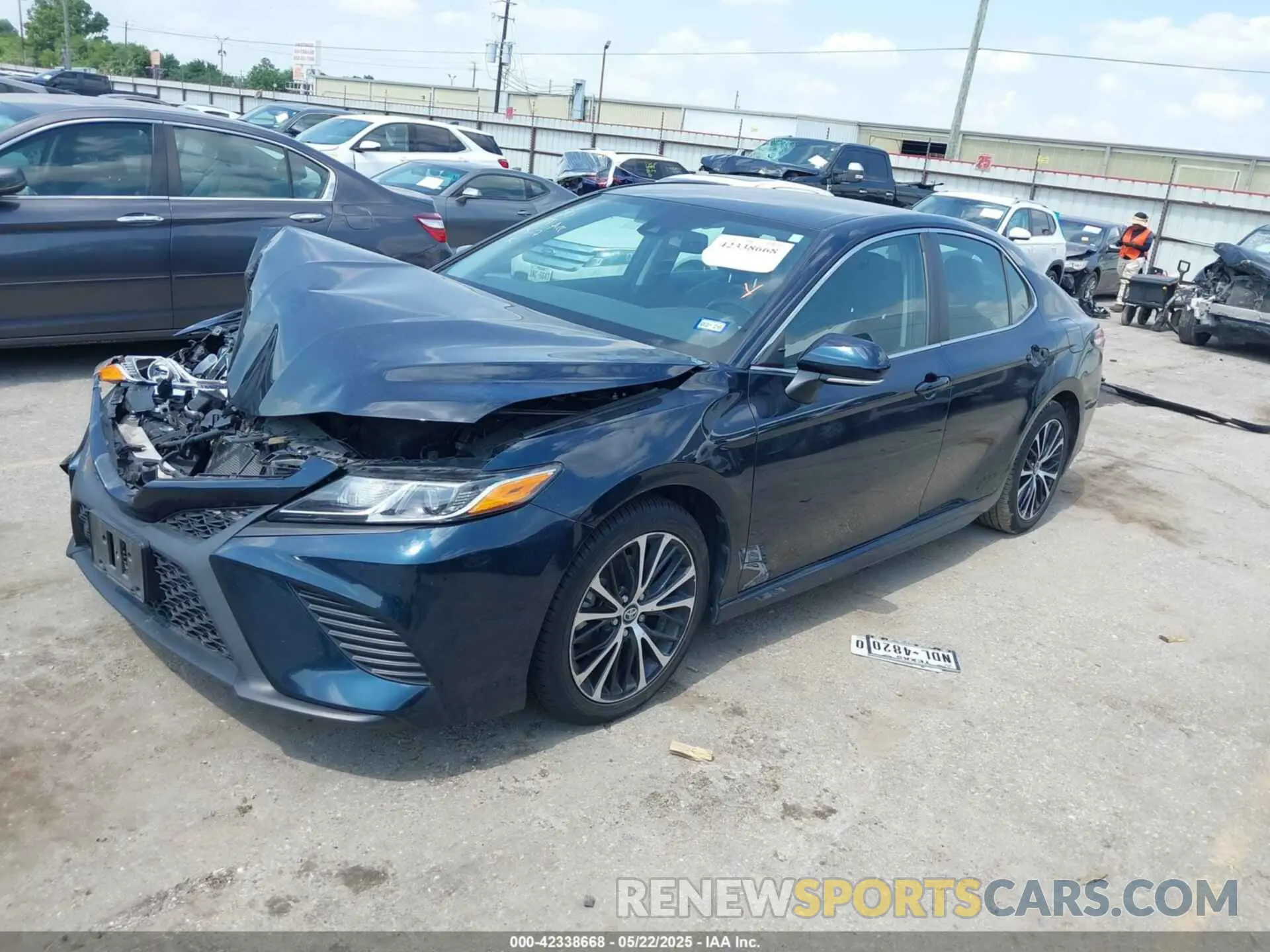 2 Photograph of a damaged car 4T1M11AK8LU913988 TOYOTA CAMRY 2020