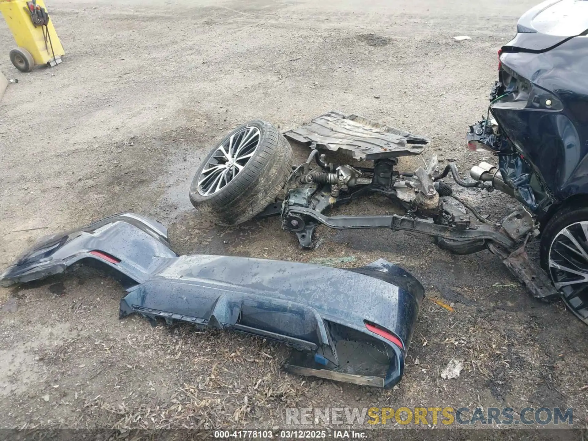 11 Photograph of a damaged car 4T1M11AK8LU937109 TOYOTA CAMRY 2020