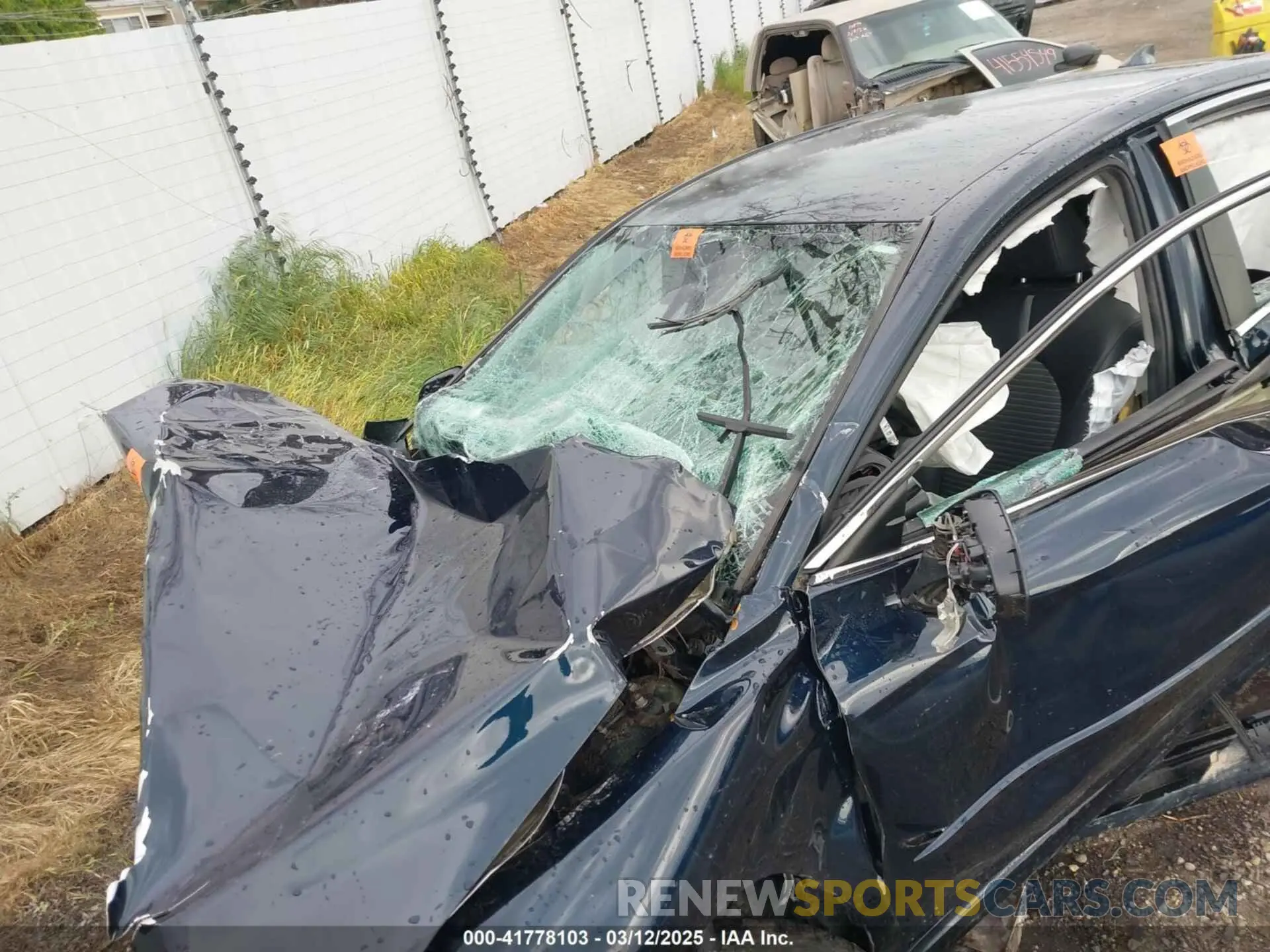 21 Photograph of a damaged car 4T1M11AK8LU937109 TOYOTA CAMRY 2020
