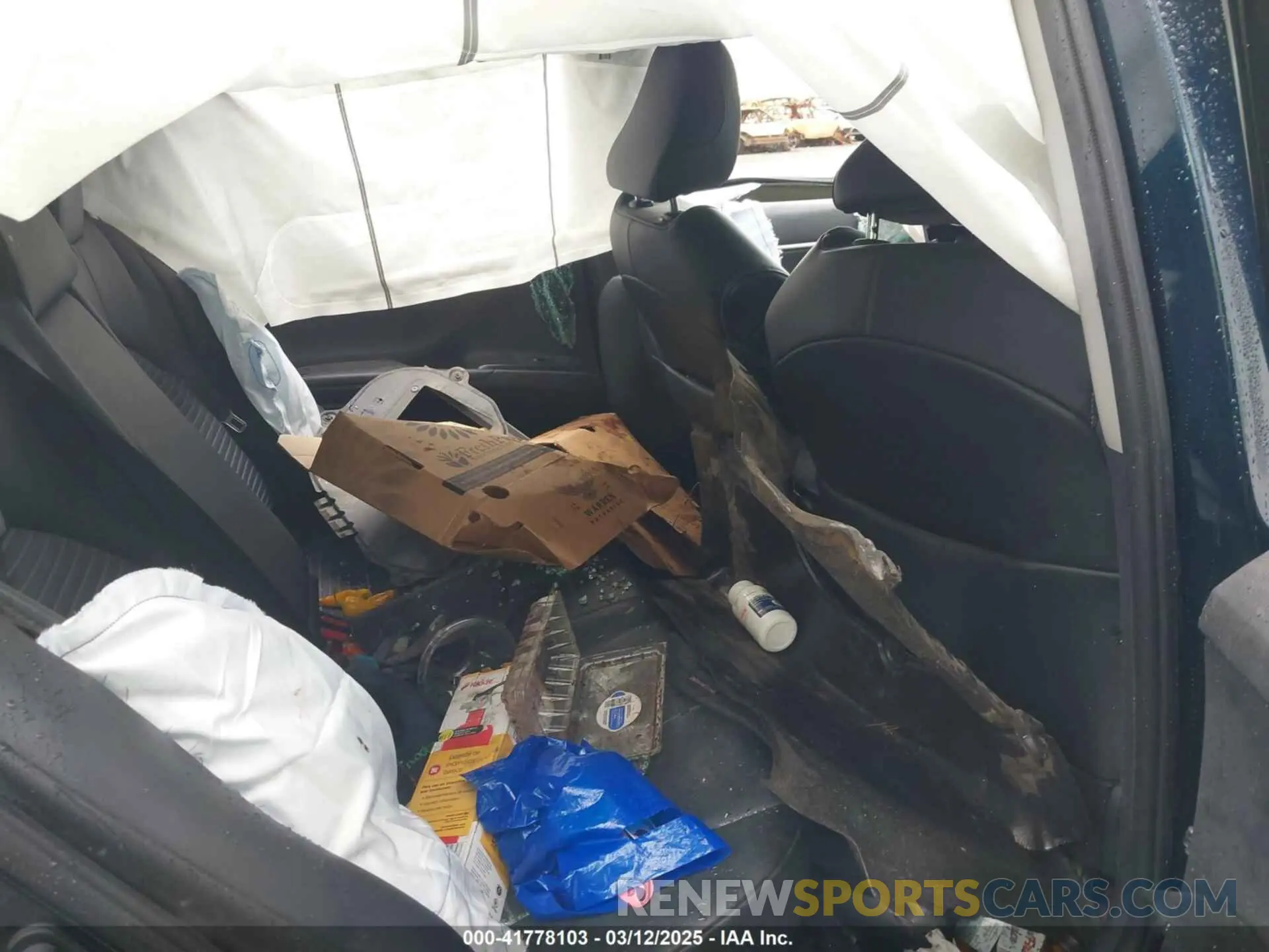 8 Photograph of a damaged car 4T1M11AK8LU937109 TOYOTA CAMRY 2020