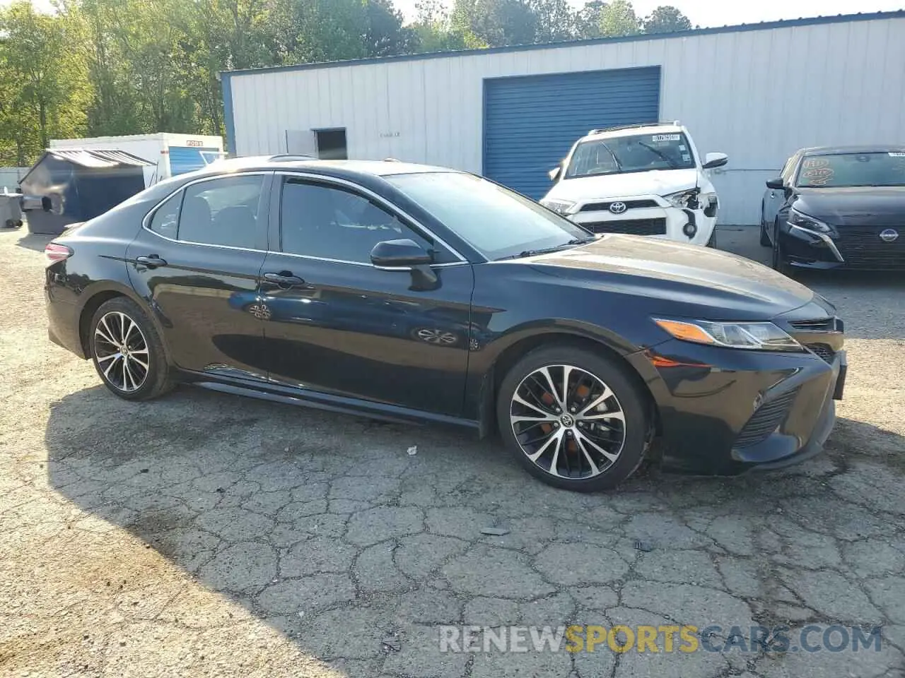 4 Photograph of a damaged car 4T1M11AK9LU387662 TOYOTA CAMRY 2020