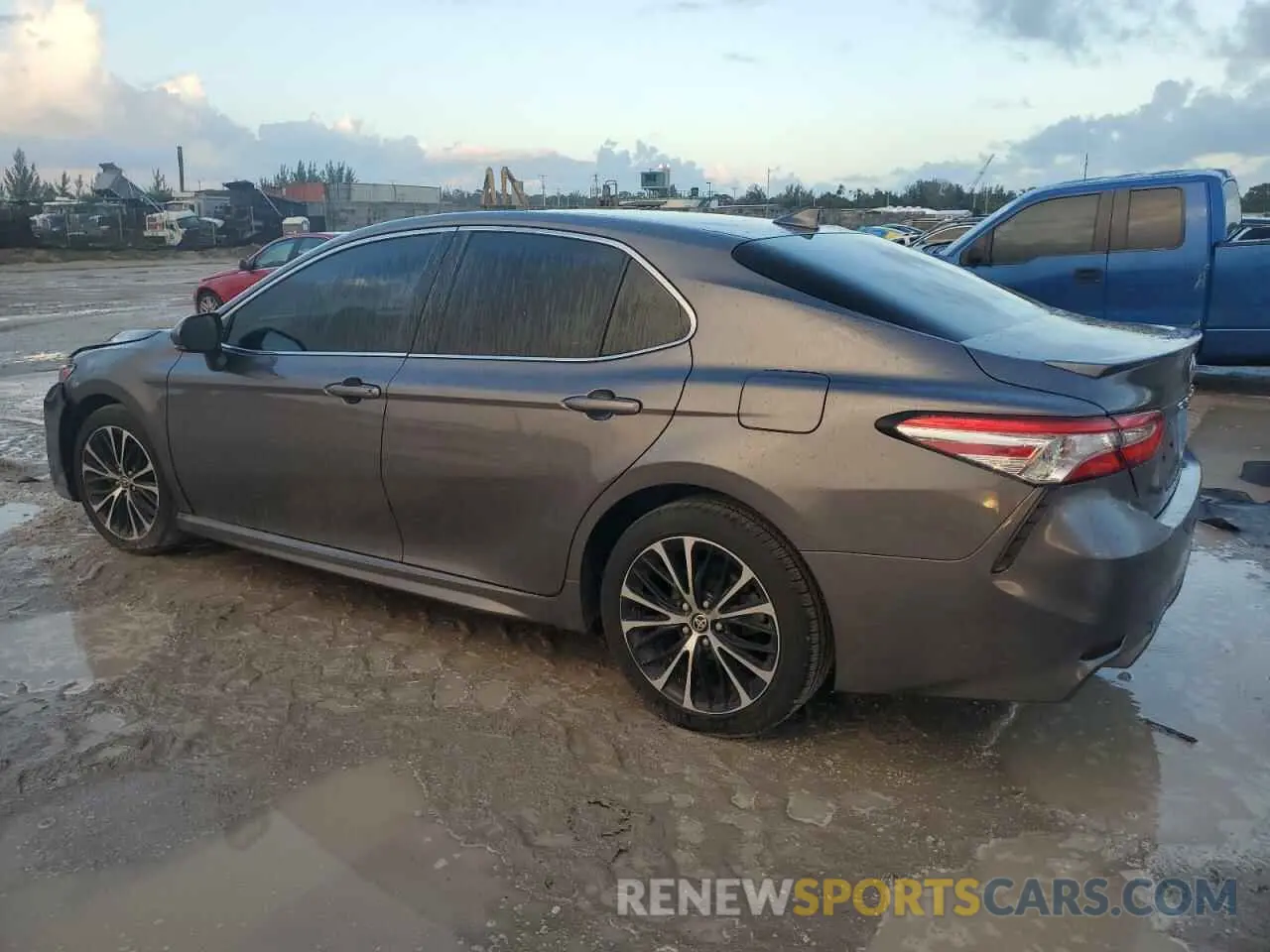 2 Фотография поврежденного автомобиля 4T1M11AK9LU504981 TOYOTA CAMRY 2020
