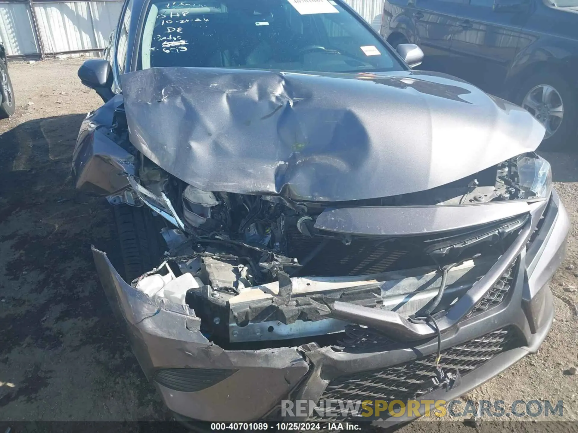6 Photograph of a damaged car 4T1M11AK9LU975884 TOYOTA CAMRY 2020