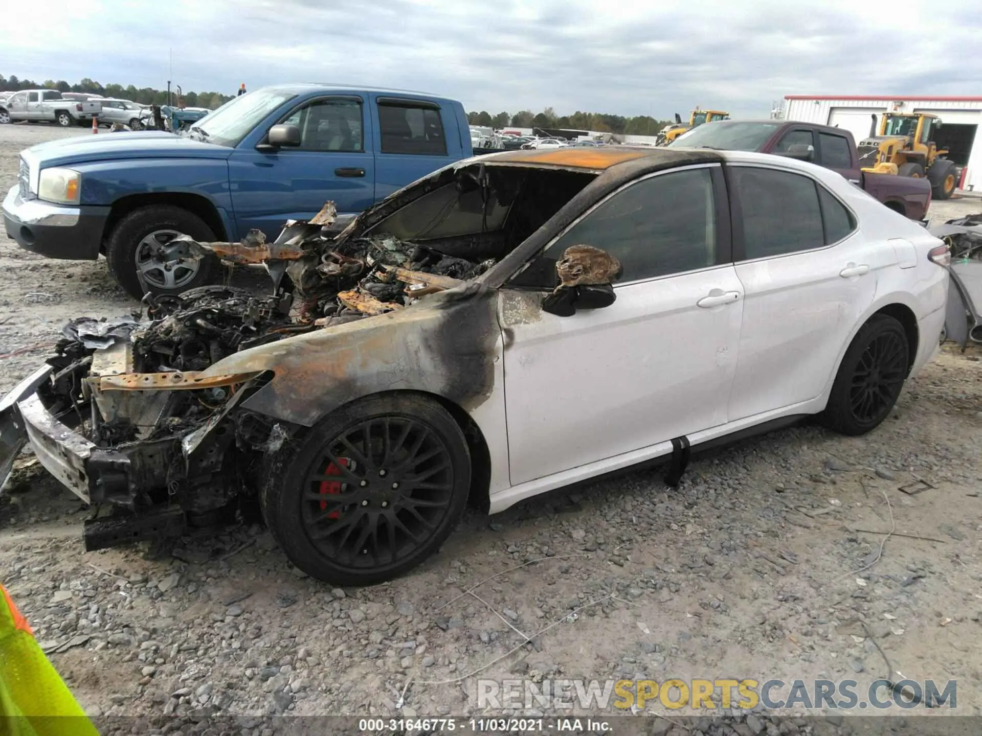 2 Фотография поврежденного автомобиля 4T1M11AKXLU394829 TOYOTA CAMRY 2020