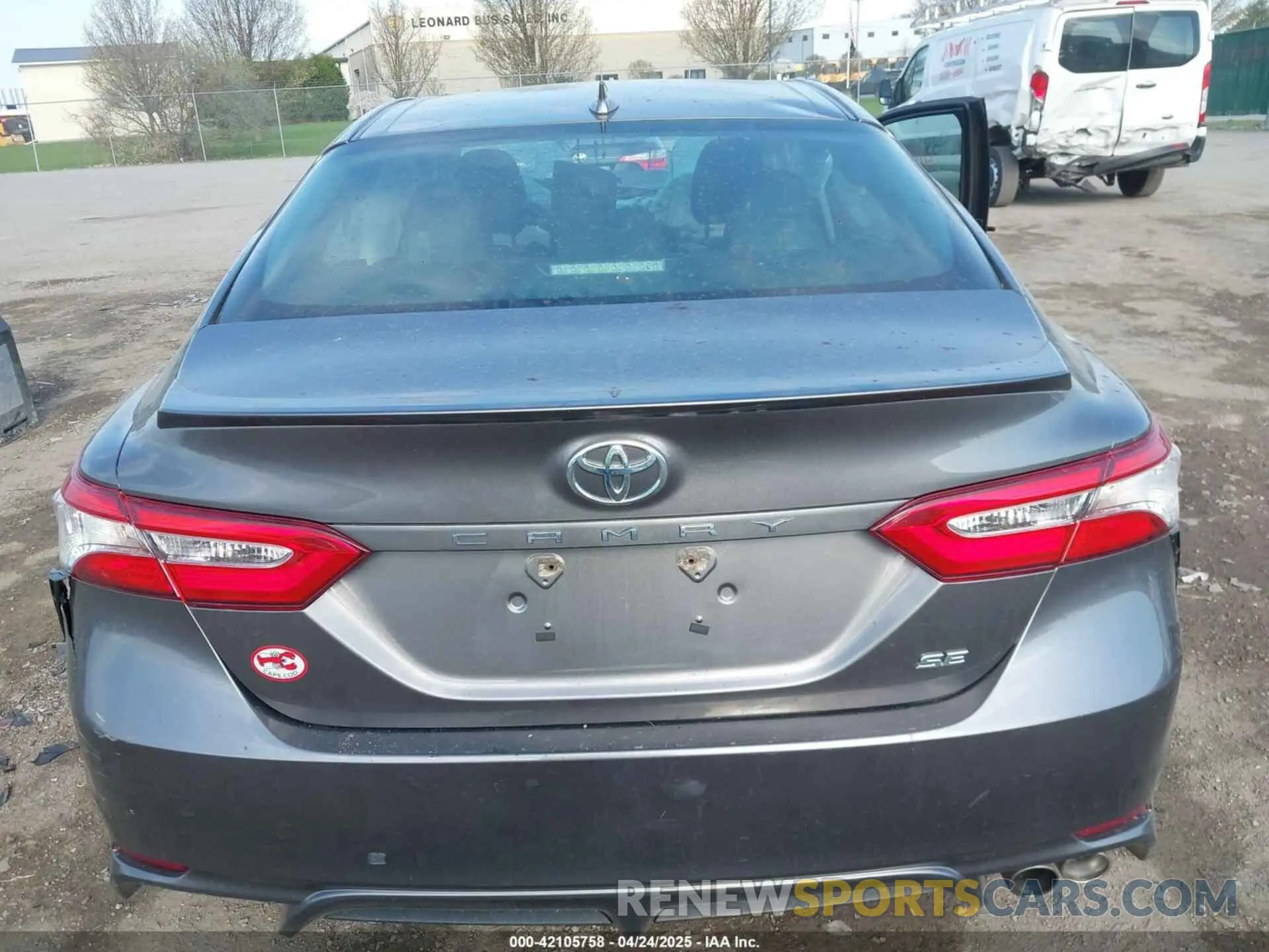 15 Photograph of a damaged car 4T1M11AKXLU883991 TOYOTA CAMRY 2020