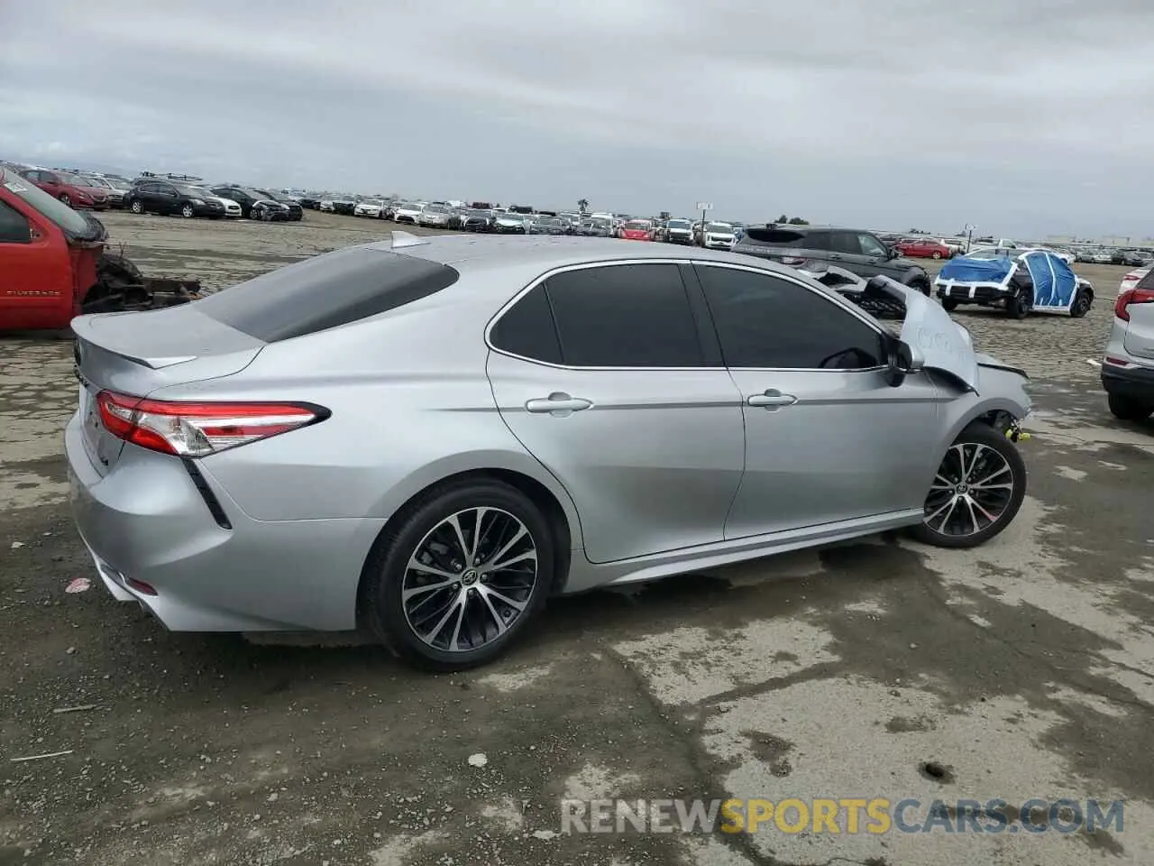 3 Фотография поврежденного автомобиля 4T1M11AKXLU974243 TOYOTA CAMRY 2020