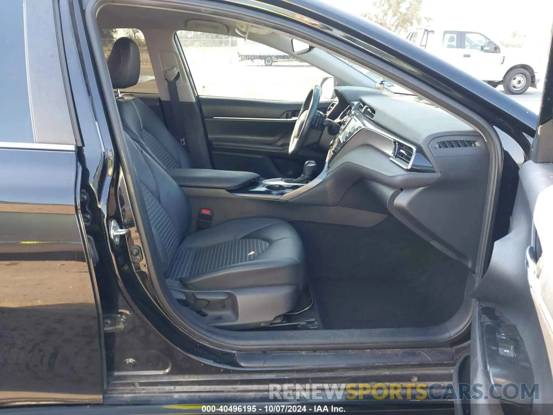 5 Photograph of a damaged car 4T1M11AKXLU990586 TOYOTA CAMRY 2020