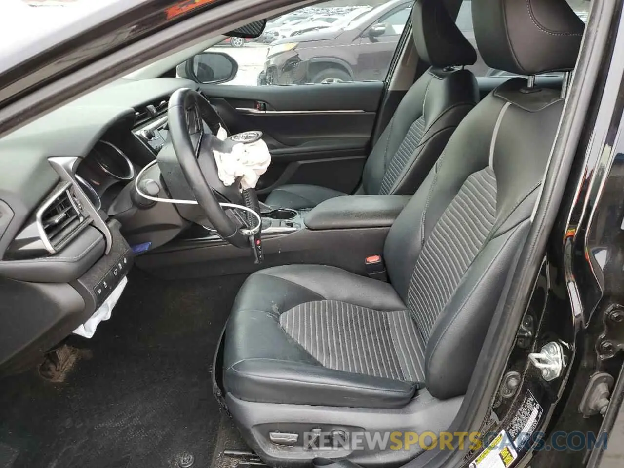 7 Photograph of a damaged car 4T1M11BK1LU019216 TOYOTA CAMRY 2020