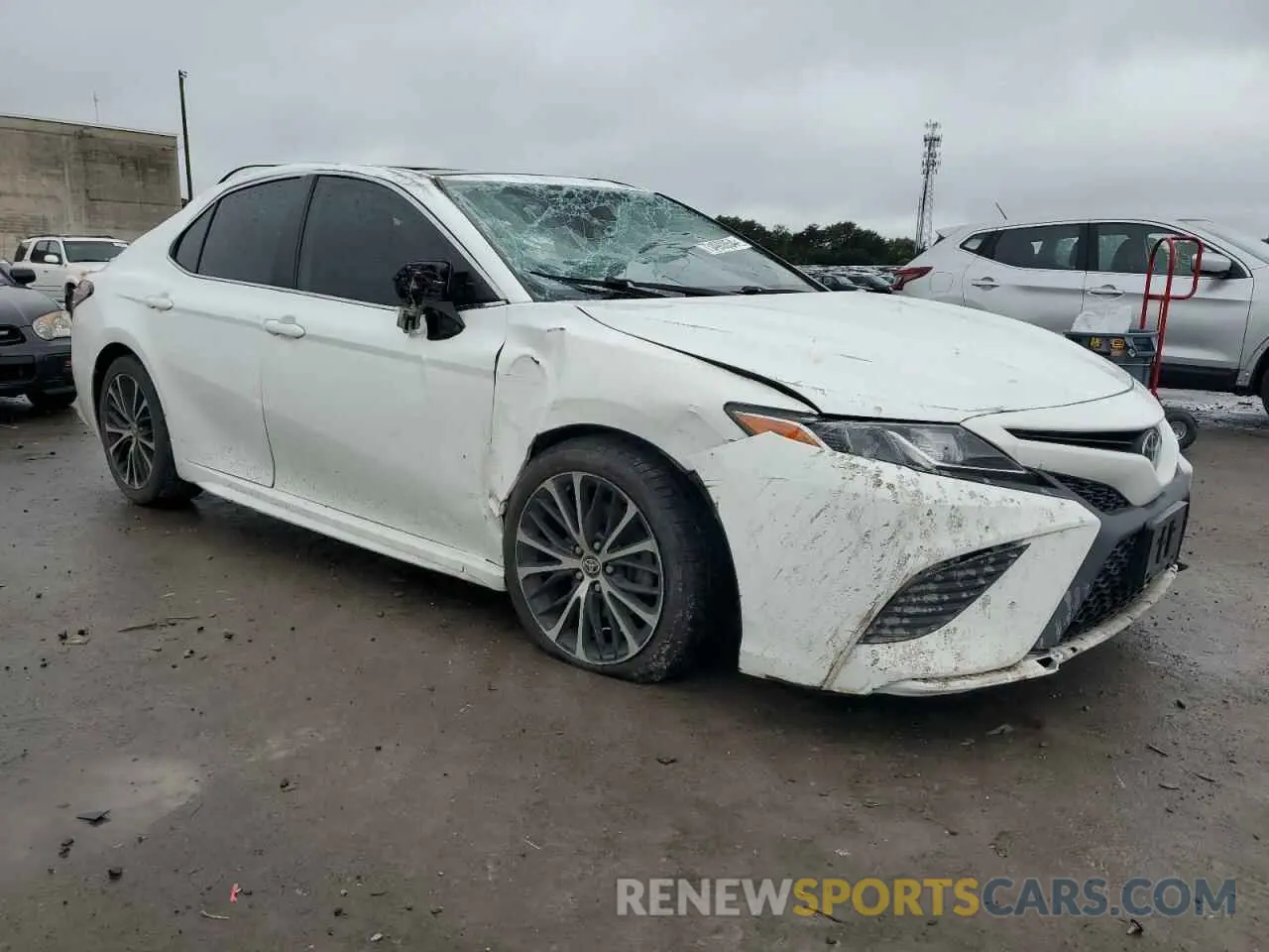 4 Фотография поврежденного автомобиля 4T1M11BK2LU004563 TOYOTA CAMRY 2020