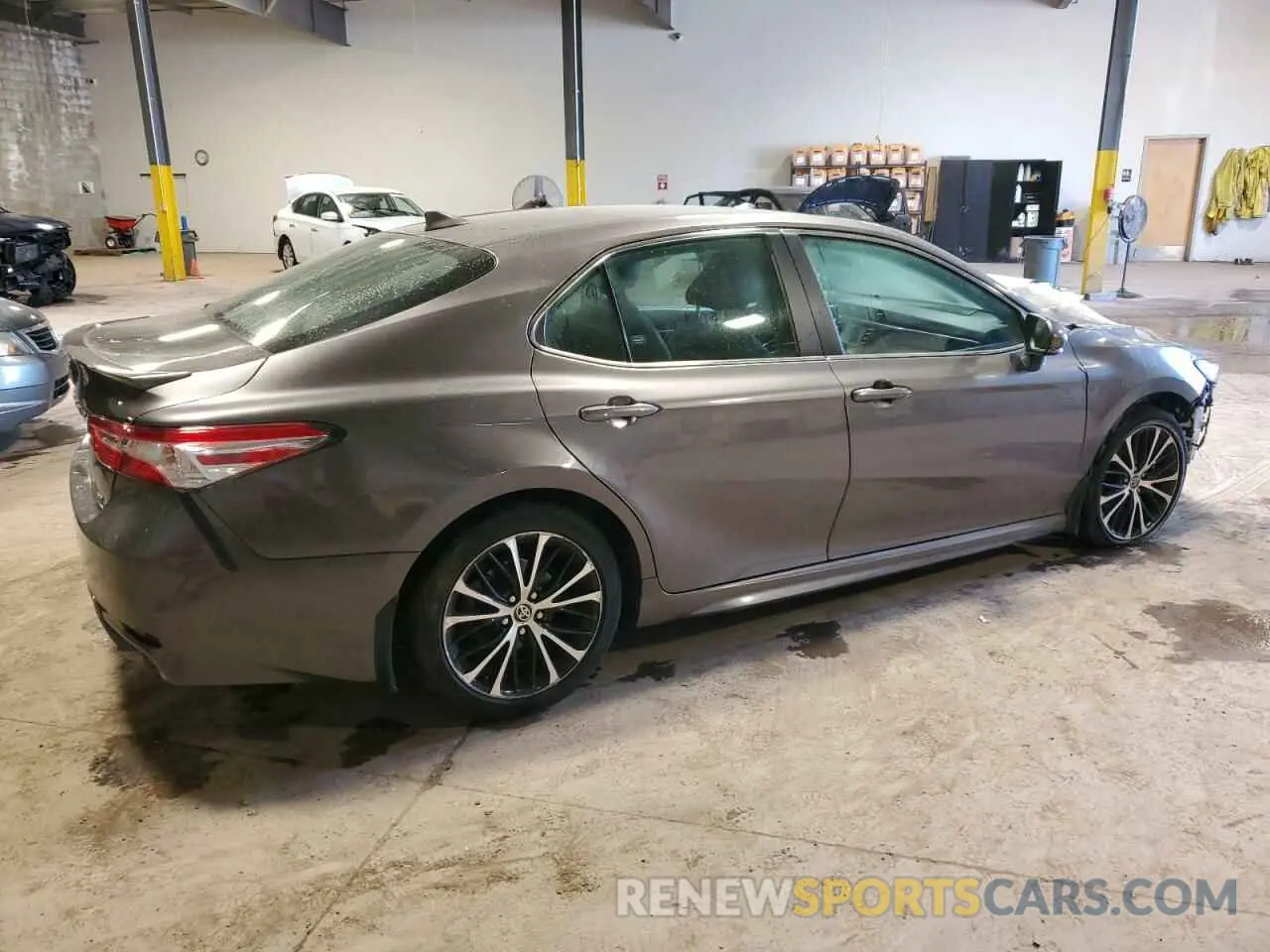 3 Photograph of a damaged car 4T1M11BK2LU007740 TOYOTA CAMRY 2020
