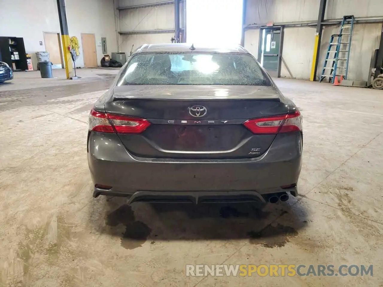 6 Photograph of a damaged car 4T1M11BK2LU007740 TOYOTA CAMRY 2020