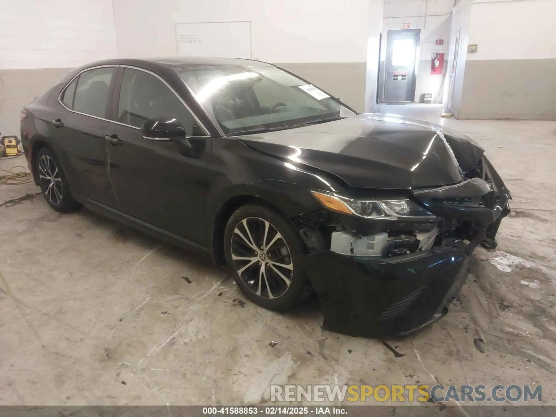 1 Фотография поврежденного автомобиля 4T1M11BK8LU006009 TOYOTA CAMRY 2020