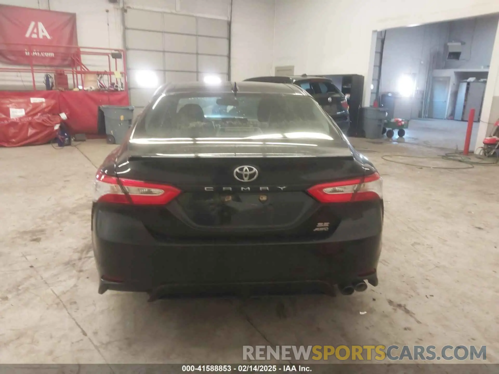 17 Фотография поврежденного автомобиля 4T1M11BK8LU006009 TOYOTA CAMRY 2020