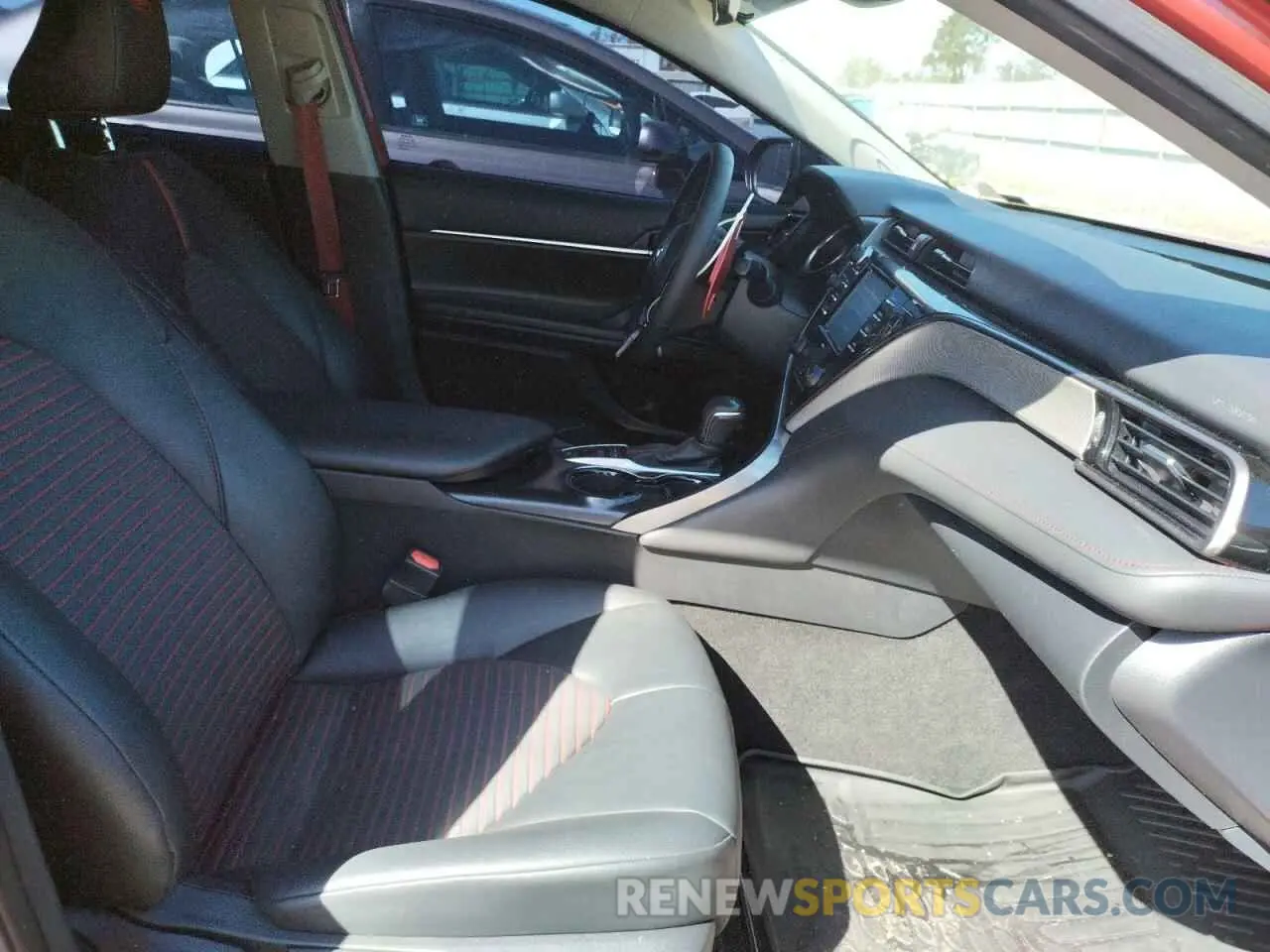 5 Photograph of a damaged car 4T1NZ1AK1LU036693 TOYOTA CAMRY 2020