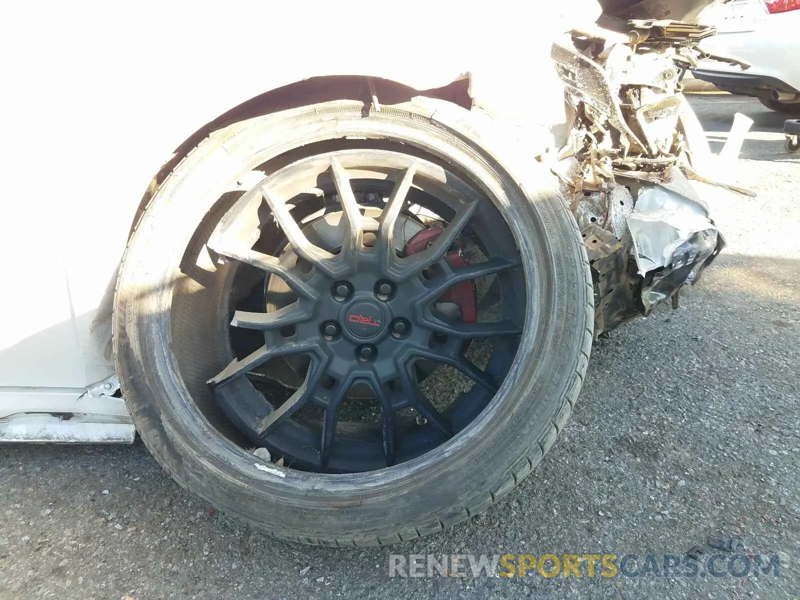 9 Photograph of a damaged car 4T1NZ1AK1LU038072 TOYOTA CAMRY 2020