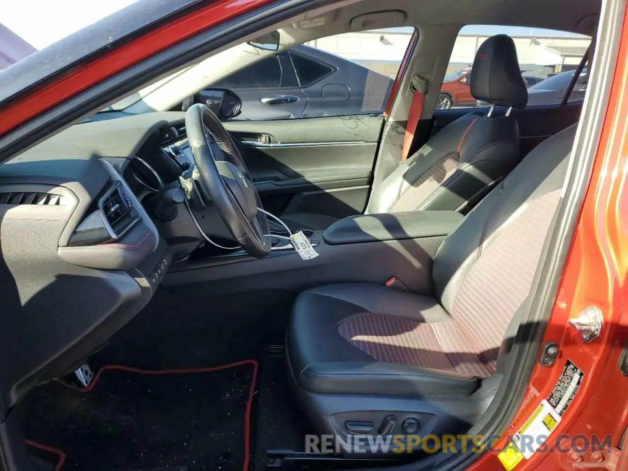 7 Photograph of a damaged car 4T1NZ1AK4LU037417 TOYOTA CAMRY 2020