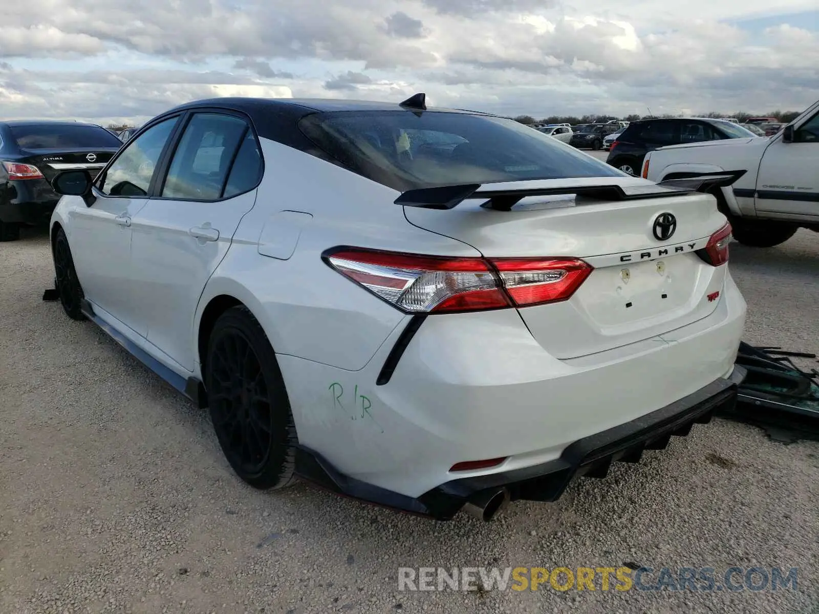 3 Photograph of a damaged car 4T1NZ1AK5LU043291 TOYOTA CAMRY 2020
