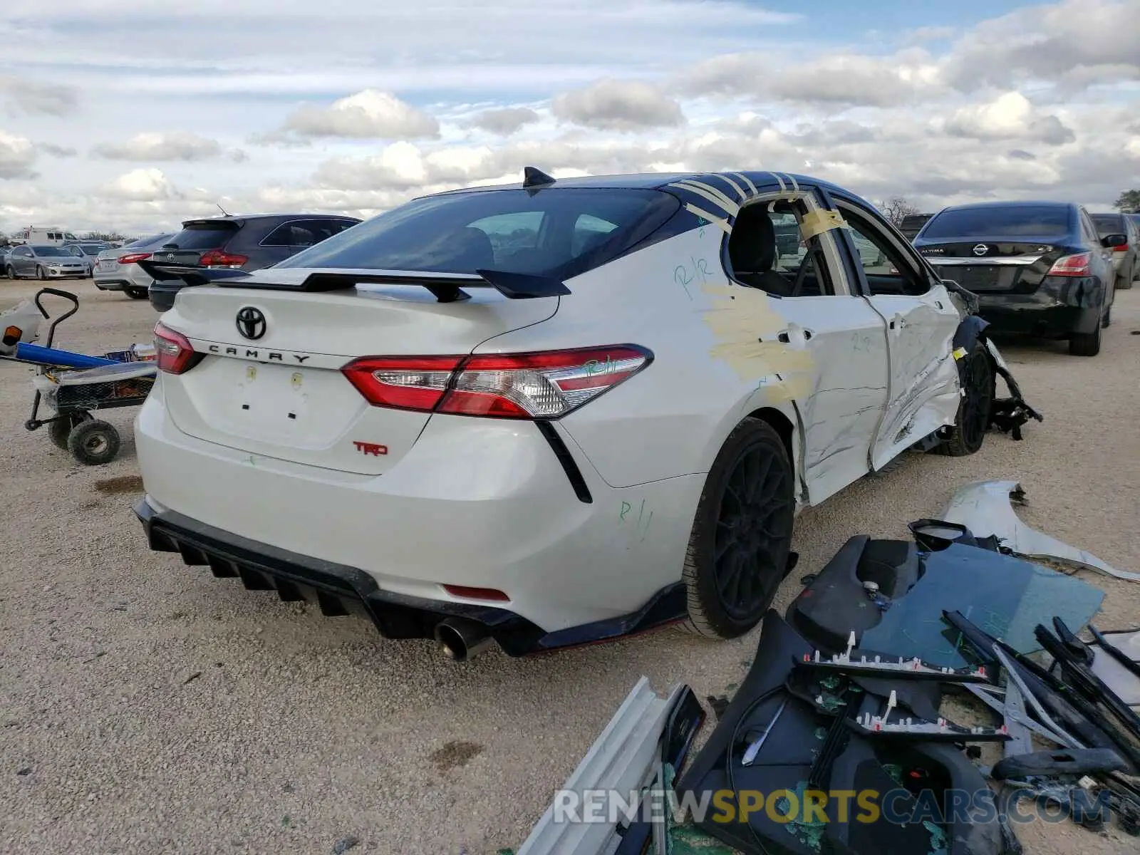 4 Photograph of a damaged car 4T1NZ1AK5LU043291 TOYOTA CAMRY 2020