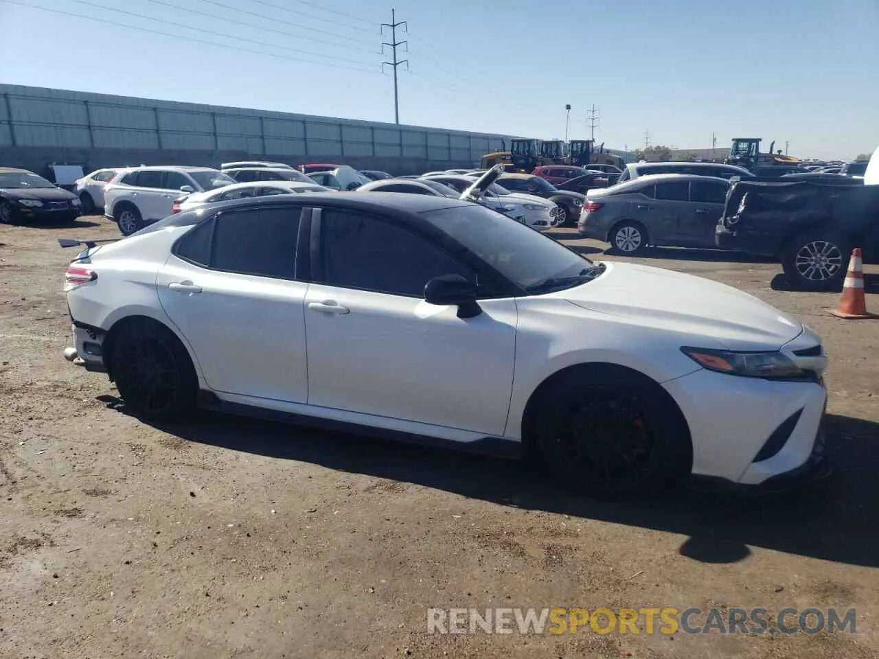 4 Photograph of a damaged car 4T1NZ1AK6LU038990 TOYOTA CAMRY 2020