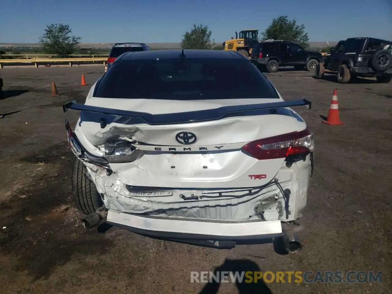 6 Photograph of a damaged car 4T1NZ1AK6LU038990 TOYOTA CAMRY 2020