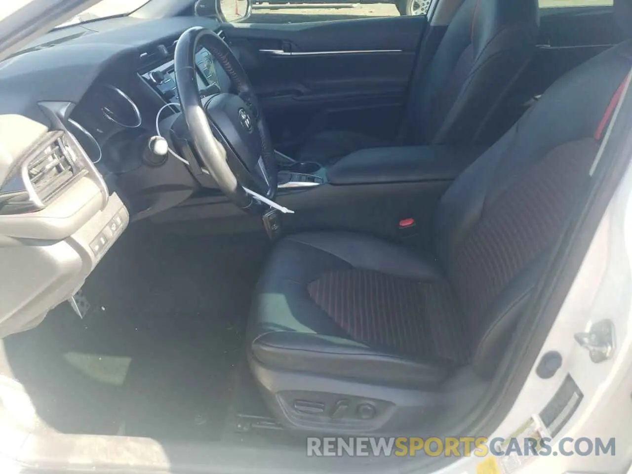 7 Photograph of a damaged car 4T1NZ1AK6LU038990 TOYOTA CAMRY 2020