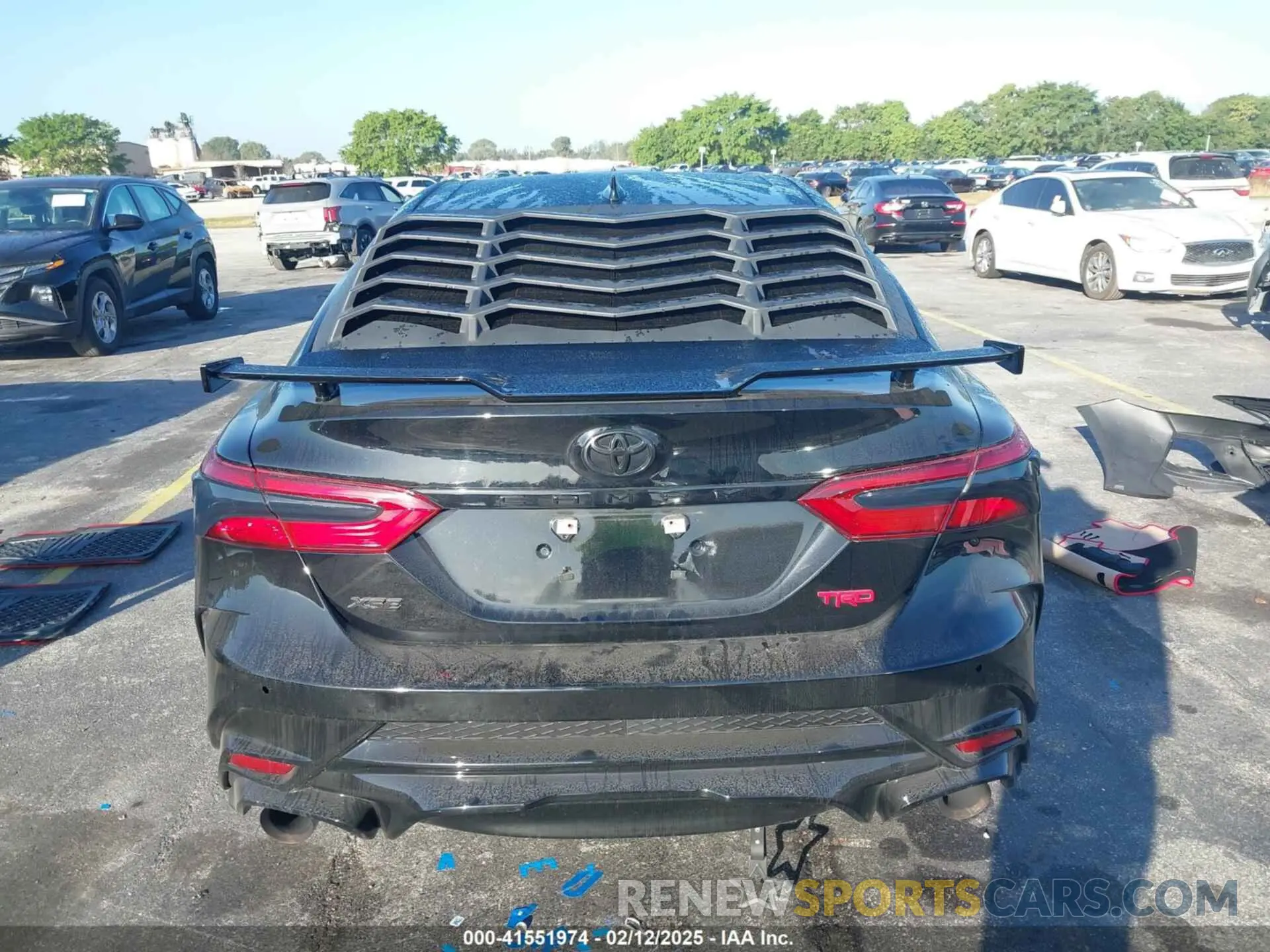 17 Photograph of a damaged car 4T1NZ1AK9LU038935 TOYOTA CAMRY 2020