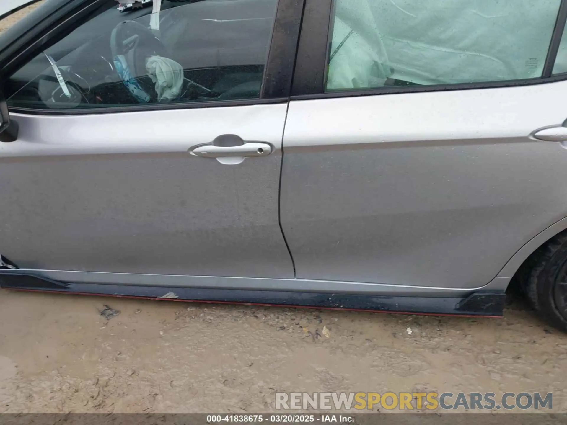 15 Photograph of a damaged car 4T1NZ1AKXLU043917 TOYOTA CAMRY 2020