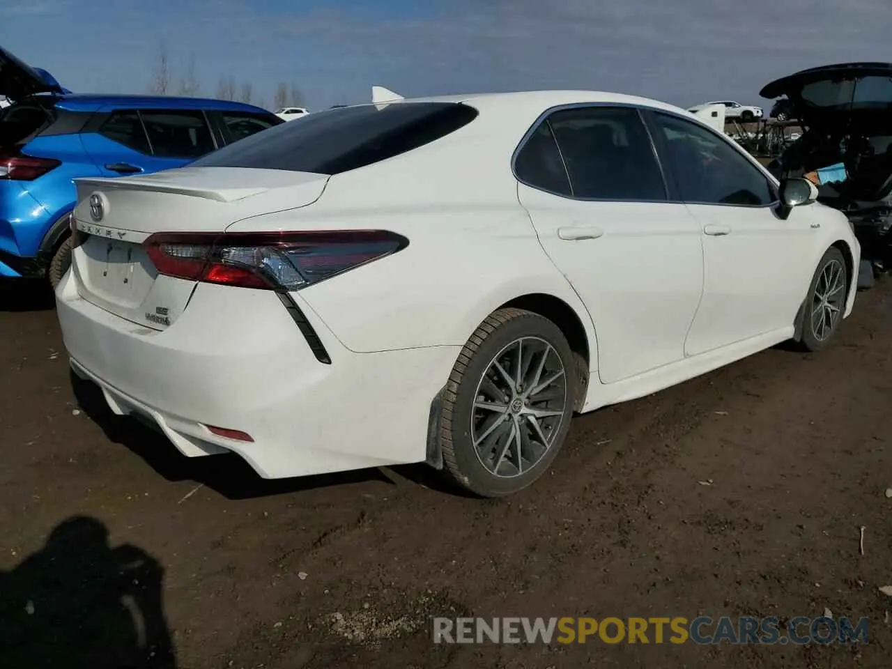3 Photograph of a damaged car 4T1B21HK2MU016046 TOYOTA CAMRY 2021