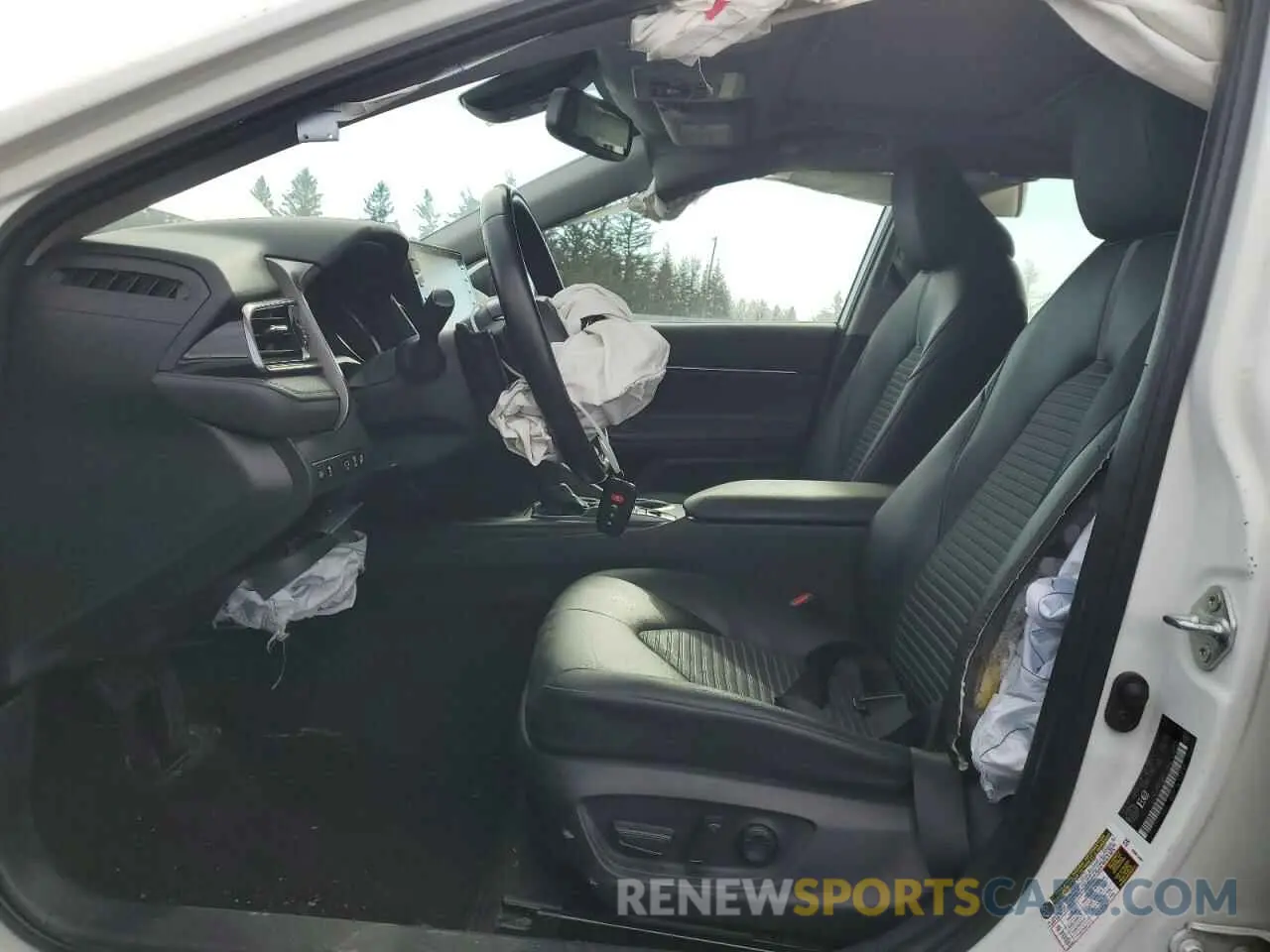 7 Photograph of a damaged car 4T1B21HK2MU016046 TOYOTA CAMRY 2021